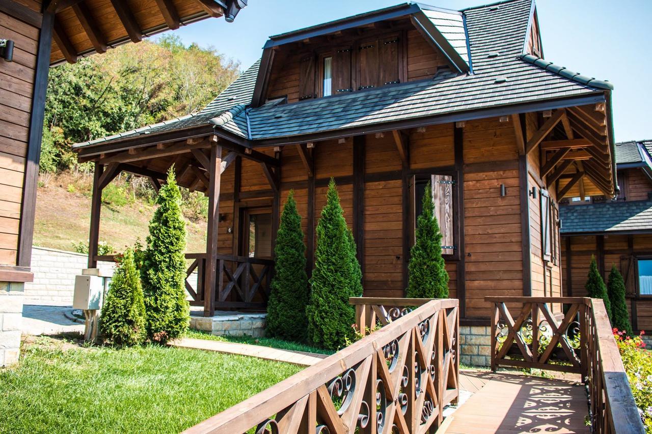브르드니크 Etno Naselje Vrdnicka Kula B&B 외부 사진